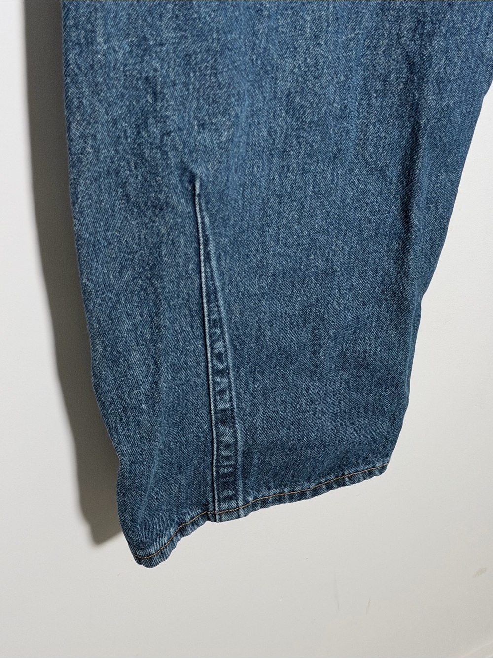 Levi's Women's Cinch Waist Barrel Jeans - Picture 11 of 15